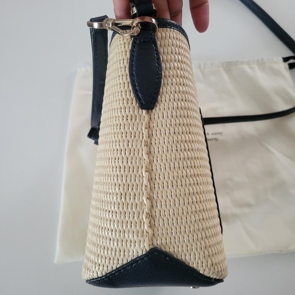 Kate spade Eva  Straw Small Bucket bag. - Picture 8 of 11